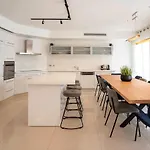 Yalarent Suff Mountains- Garden Apartment With Private Pool